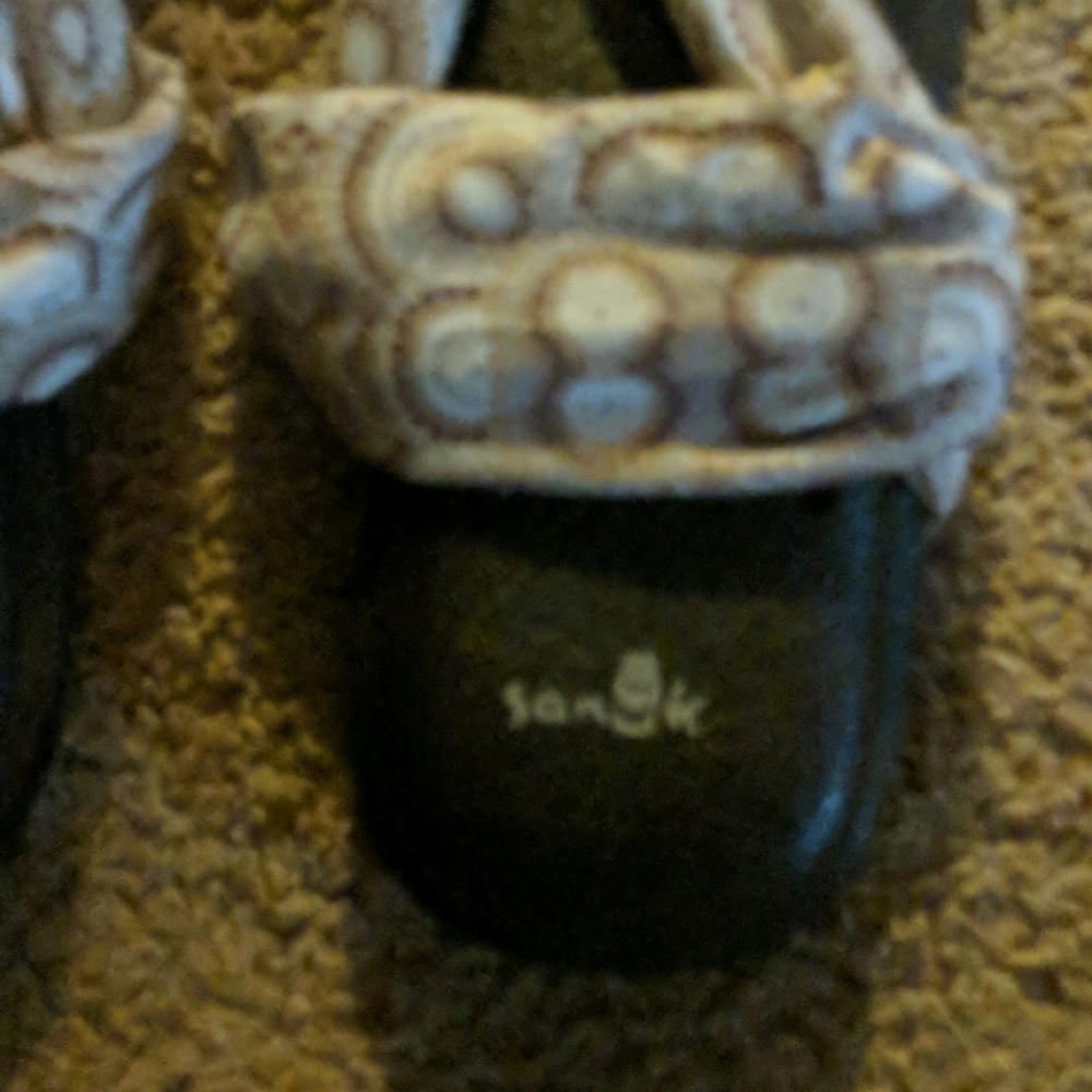 Sandals - Picture 3 of 3